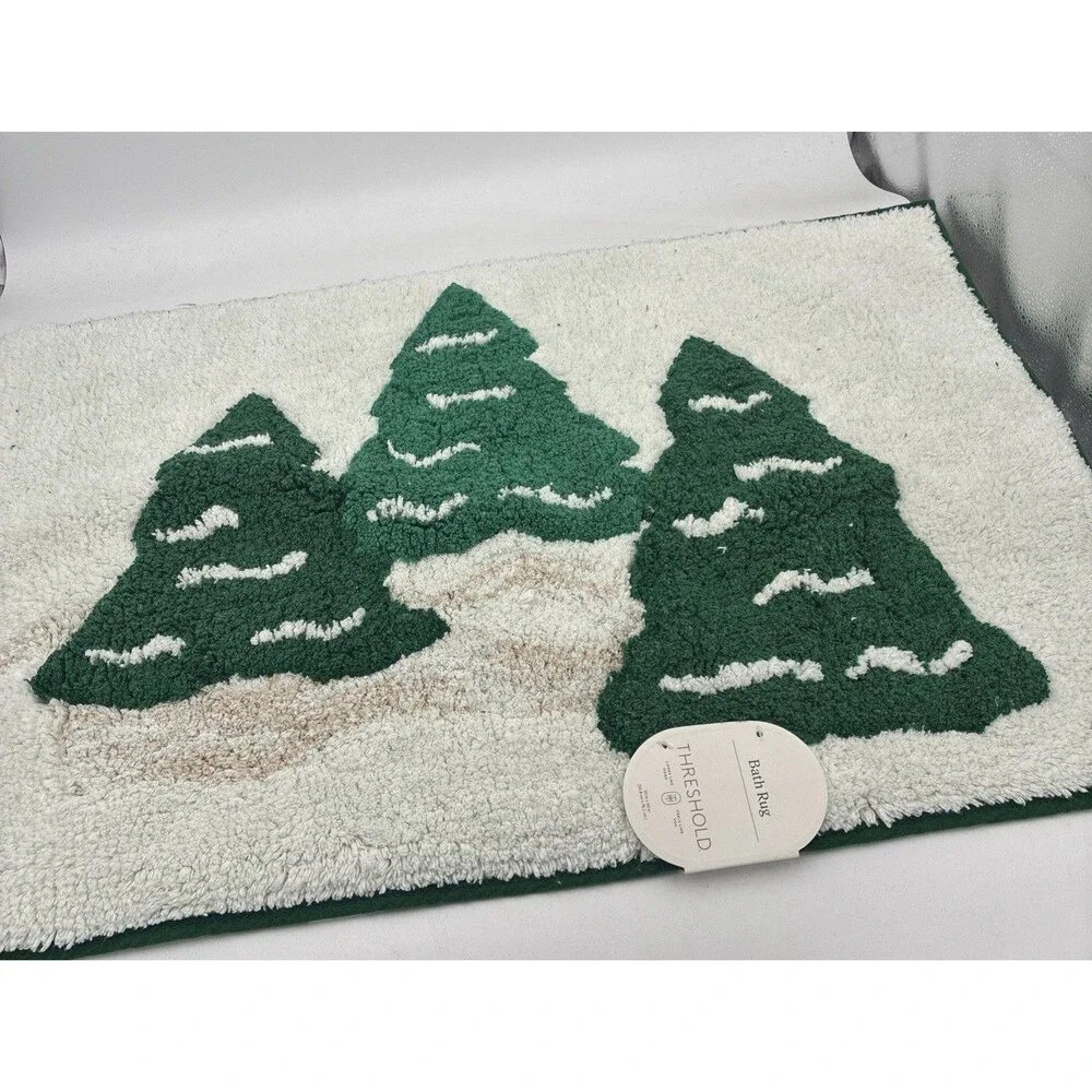 NWT Threshold Bath Rug 20